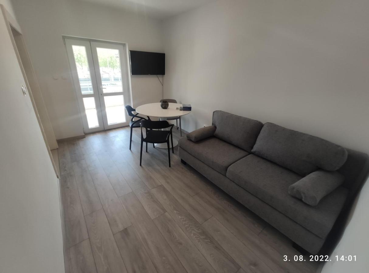 Aqua Apartments Omiš Exterior foto