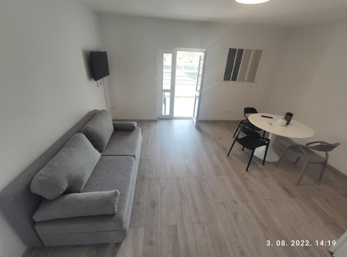 Aqua Apartments Omiš Exterior foto