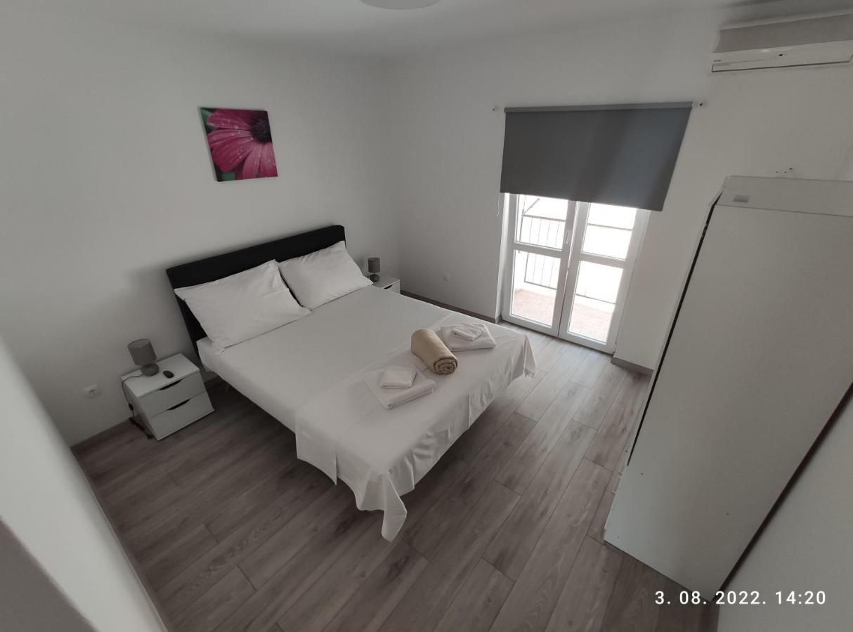 Aqua Apartments Omiš Exterior foto