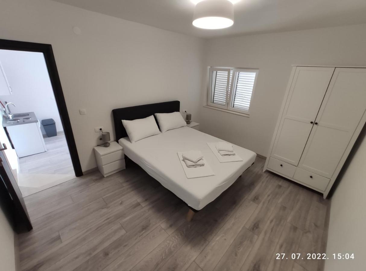 Aqua Apartments Omiš Exterior foto