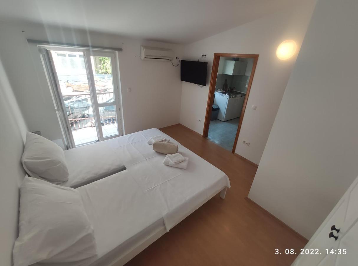 Aqua Apartments Omiš Exterior foto